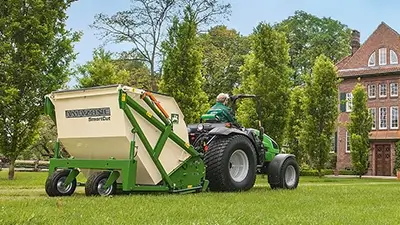 Landwirtschaftliches Gerät im Garten