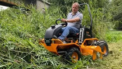 Fahrbarer Rasenmäher