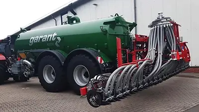 Scheibeninjektor TBL hinter Fass an Traktor